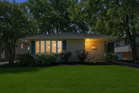Tiny photo for 5215 138th Place, Crestwood, IL 60418 (MLS # 12686552)