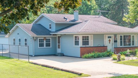 Photo of 2201 Kingfisher Lane, Rolling Meadows, IL 60008 (MLS # 12459606) Photo of 2201 Kingfisher Lane, Rolling Meadows, IL 60008 (MLS # 12459606)