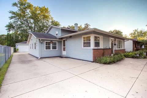 Tiny photo for 2201 Kingfisher Lane, Rolling Meadows, IL 60008 (MLS # 12459606)