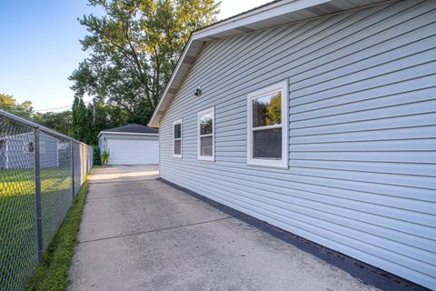 Tiny photo for 2201 Kingfisher Lane, Rolling Meadows, IL 60008 (MLS # 12459606)