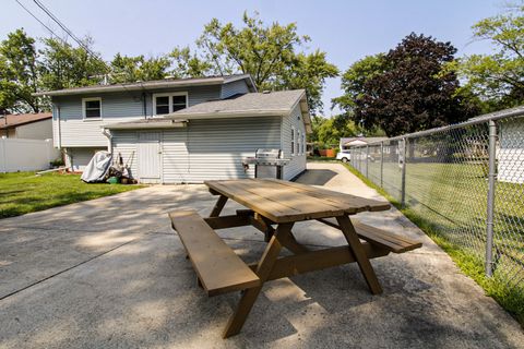 Tiny photo for 2201 Kingfisher Lane, Rolling Meadows, IL 60008 (MLS # 12459606)