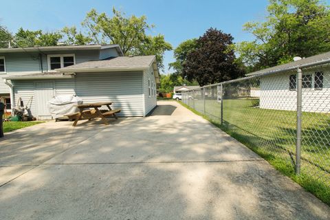 Tiny photo for 2201 Kingfisher Lane, Rolling Meadows, IL 60008 (MLS # 12459606)