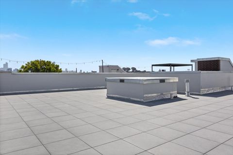 Tiny photo for 2448 N Clybourn Avenue #4, Chicago, IL 60614 (MLS # 12468079)