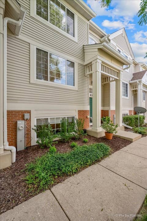 Tiny photo for 435 Cary Woods Circle #435, Cary, IL 60013 (MLS # 12686840)