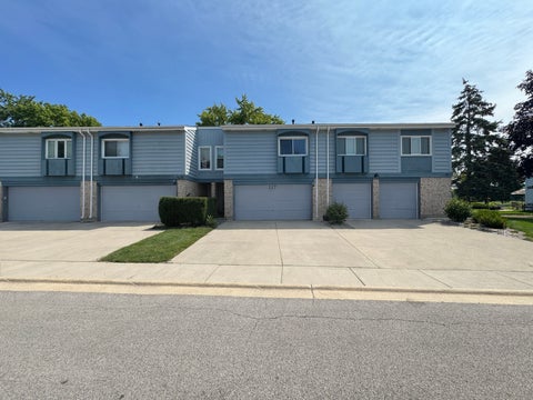Photo of 217 Lakeshore Lane, Bloomingdale, IL 60108 (MLS # 12737980)