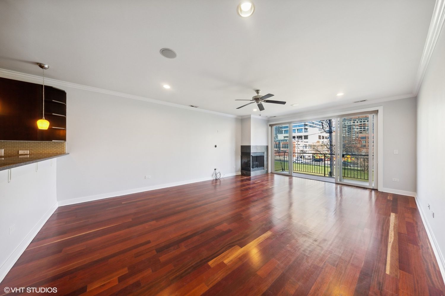 825 N Hudson Avenue 2B