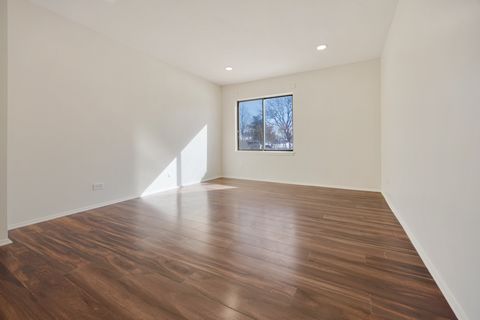 Tiny photo for 720 Wellington Avenue #117, Elk Grove Village, IL 60007 (MLS # 12554247)