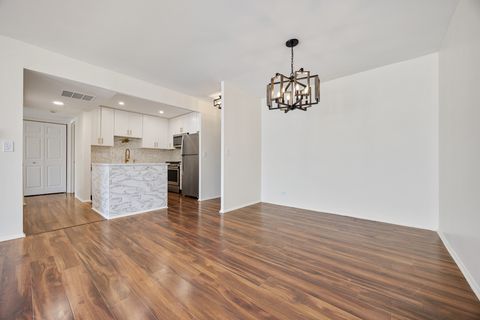 Tiny photo for 720 Wellington Avenue #117, Elk Grove Village, IL 60007 (MLS # 12554247)