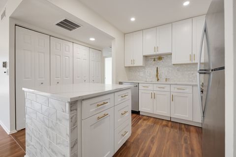 Tiny photo for 720 Wellington Avenue #117, Elk Grove Village, IL 60007 (MLS # 12554247)