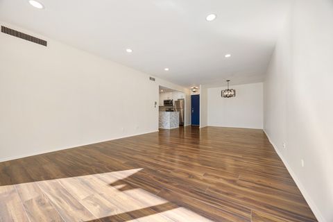 Tiny photo for 720 Wellington Avenue #117, Elk Grove Village, IL 60007 (MLS # 12554247)