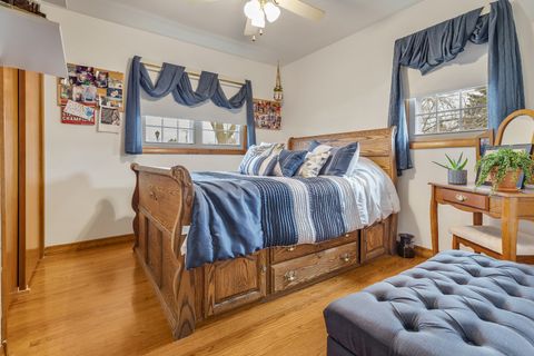 Tiny photo for 132 E Gladys Avenue, Elmhurst, IL 60126 (MLS # 12536277)