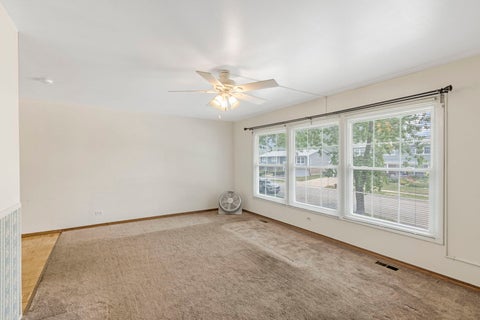 Tiny photo for 610 W Burning Tree Lane, Arlington Heights, IL 60004 (MLS # 12708148)