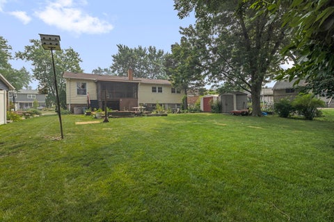 Tiny photo for 610 W Burning Tree Lane, Arlington Heights, IL 60004 (MLS # 12708148)
