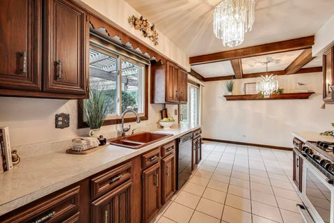 Tiny photo for 823 N Cambridge Row Road, Addison, IL 60101 (MLS # 12430216)