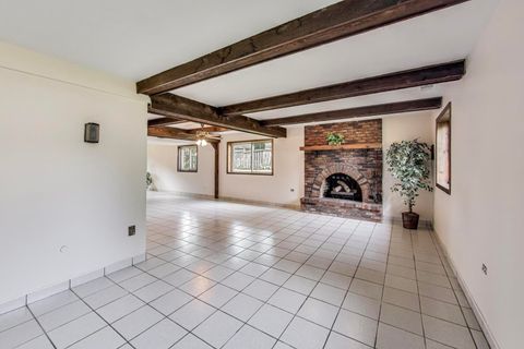 Tiny photo for 823 N Cambridge Row Road, Addison, IL 60101 (MLS # 12430216)
