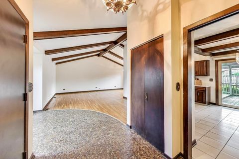 Tiny photo for 823 N Cambridge Row Road, Addison, IL 60101 (MLS # 12430216)