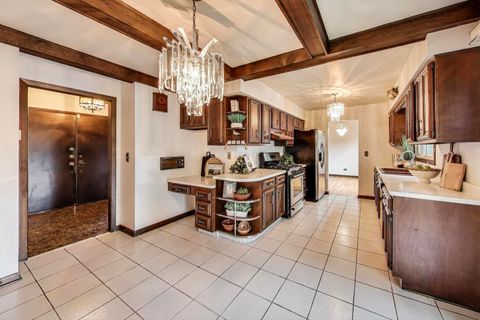 Tiny photo for 823 N Cambridge Row Road, Addison, IL 60101 (MLS # 12430216)