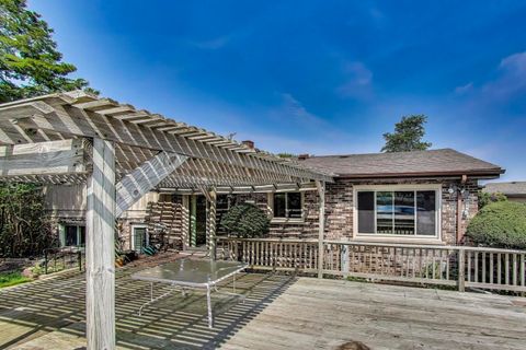 Tiny photo for 823 N Cambridge Row Road, Addison, IL 60101 (MLS # 12430216)