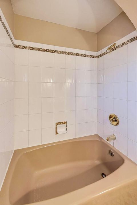 Tiny photo for 823 N Cambridge Row Road, Addison, IL 60101 (MLS # 12430216)