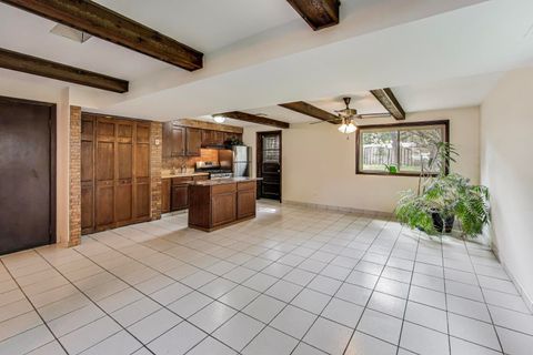 Tiny photo for 823 N Cambridge Row Road, Addison, IL 60101 (MLS # 12430216)