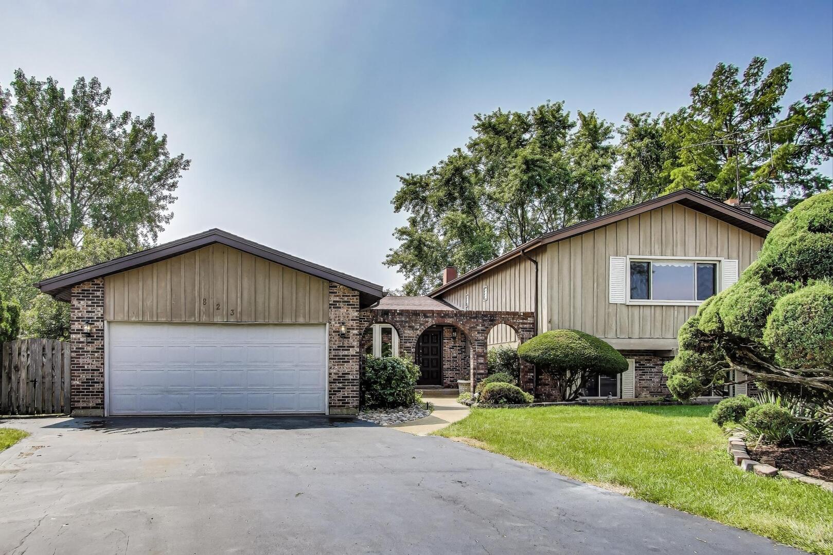 823 N Cambridge Row Road