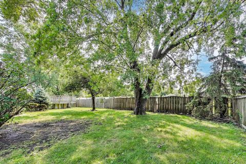 Tiny photo for 823 N Cambridge Row Road, Addison, IL 60101 (MLS # 12430216)