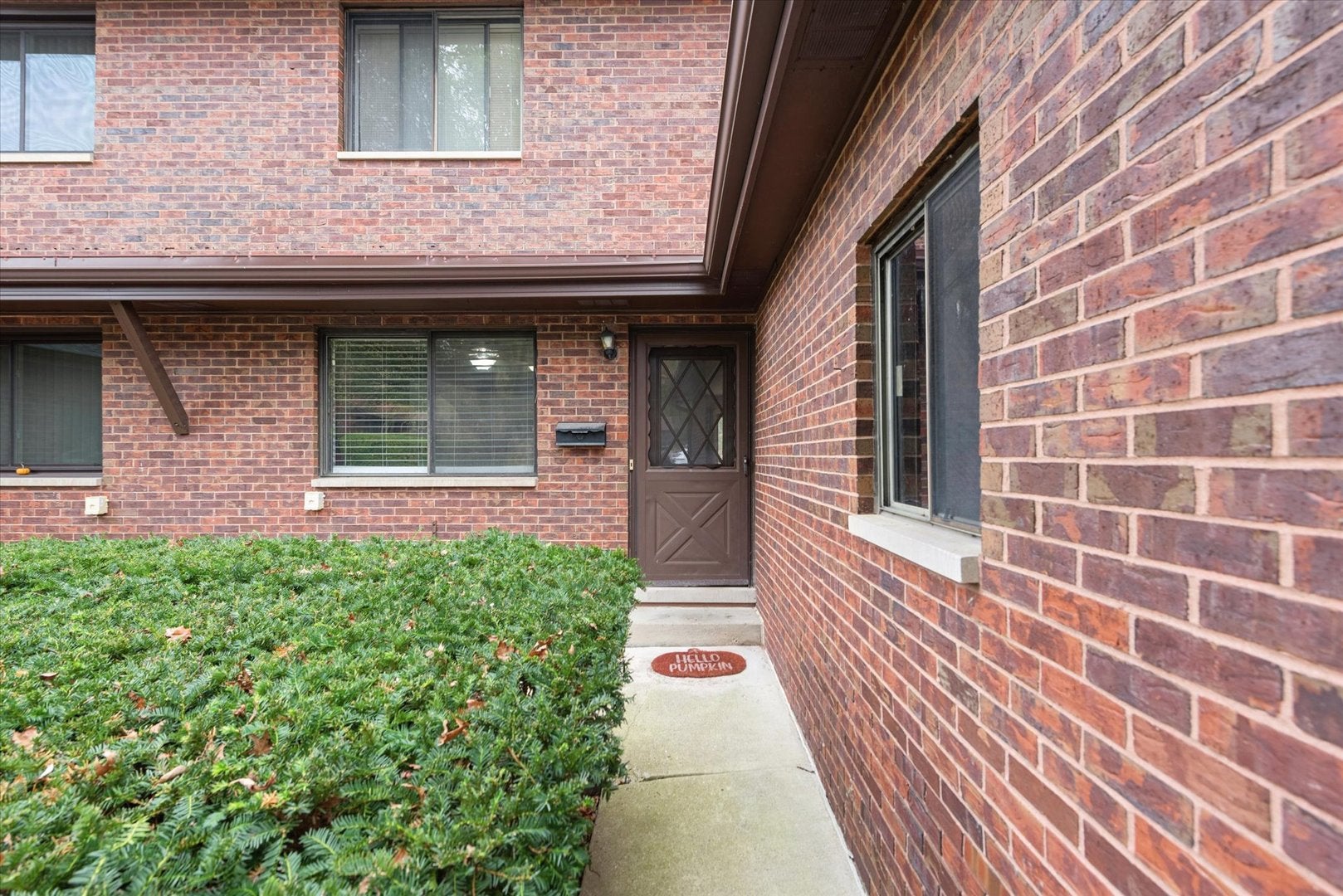1151 GENEVA Lane