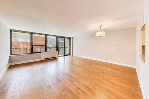 Tiny photo for 1560 N Sandburg Terrace #510, Chicago, IL 60610 (MLS # 12505583)