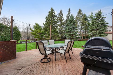 Tiny photo for 920 W Firestone Drive, Hoffman Estates, IL 60192 (MLS # 12615269)