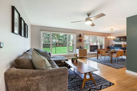 Tiny photo for 920 W Firestone Drive, Hoffman Estates, IL 60192 (MLS # 12615269)