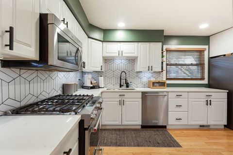 Tiny photo for 920 W Firestone Drive, Hoffman Estates, IL 60192 (MLS # 12615269)