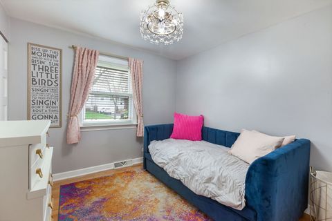 Tiny photo for 920 W Firestone Drive, Hoffman Estates, IL 60192 (MLS # 12615269)