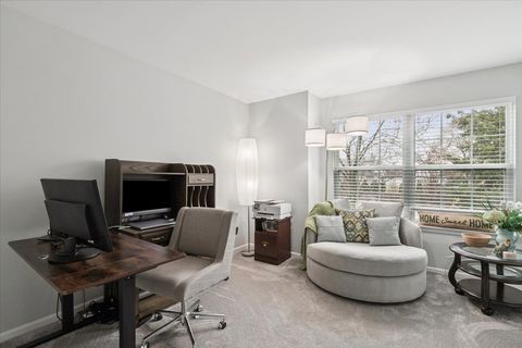 Tiny photo for 2190 Shadow Creek Court, Vernon Hills, IL 60061 (MLS # 12588381)