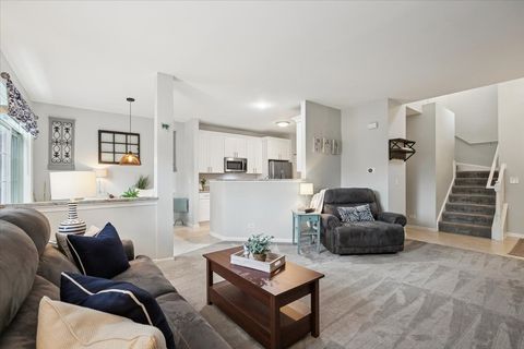 Tiny photo for 2190 Shadow Creek Court, Vernon Hills, IL 60061 (MLS # 12588381)