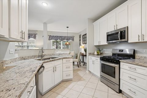 Tiny photo for 2190 Shadow Creek Court, Vernon Hills, IL 60061 (MLS # 12588381)