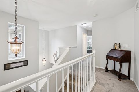 Tiny photo for 2190 Shadow Creek Court, Vernon Hills, IL 60061 (MLS # 12588381)