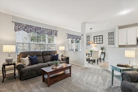 Tiny photo for 2190 Shadow Creek Court, Vernon Hills, IL 60061 (MLS # 12588381)