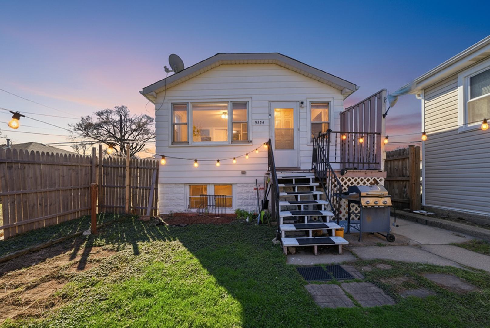 3524 N OZARK Avenue