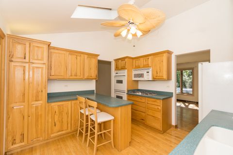 Tiny photo for 305 Montclare Lane, Wood Dale, IL 60191 (MLS # 12424201)