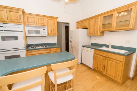 Tiny photo for 305 Montclare Lane, Wood Dale, IL 60191 (MLS # 12424201)