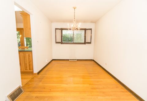 Tiny photo for 305 Montclare Lane, Wood Dale, IL 60191 (MLS # 12424201)