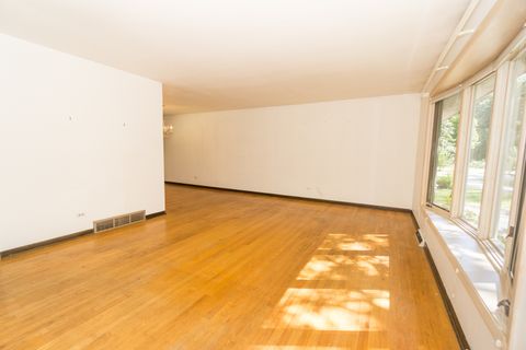 Tiny photo for 305 Montclare Lane, Wood Dale, IL 60191 (MLS # 12424201)