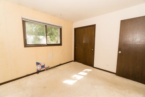 Tiny photo for 305 Montclare Lane, Wood Dale, IL 60191 (MLS # 12424201)