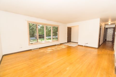 Tiny photo for 305 Montclare Lane, Wood Dale, IL 60191 (MLS # 12424201)