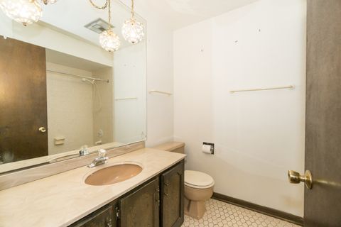 Tiny photo for 305 Montclare Lane, Wood Dale, IL 60191 (MLS # 12424201)