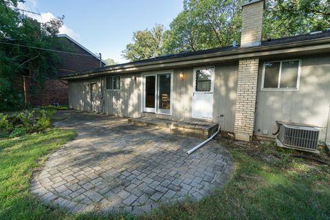 Tiny photo for 305 Montclare Lane, Wood Dale, IL 60191 (MLS # 12424201)
