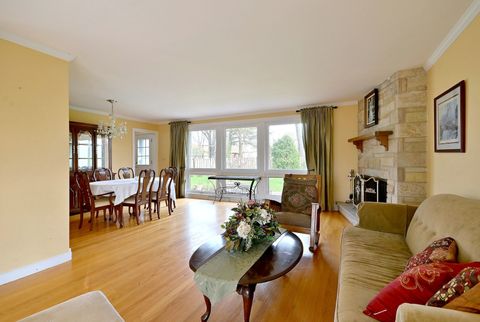 Tiny photo for 5425 Howard Avenue, Western Springs, IL 60558 (MLS # 12620592)