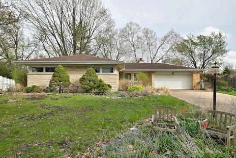 Tiny photo for 5425 Howard Avenue, Western Springs, IL 60558 (MLS # 12620592)