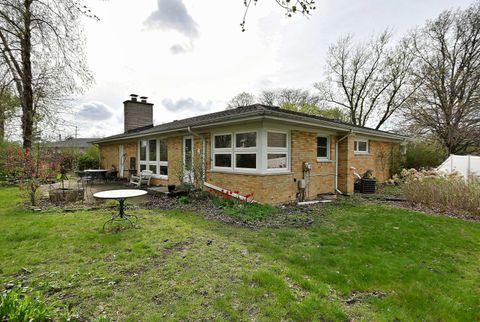 Tiny photo for 5425 Howard Avenue, Western Springs, IL 60558 (MLS # 12620592)