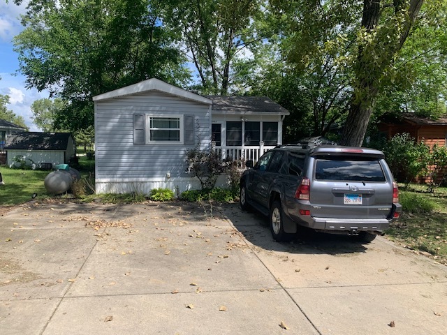 33 Lakeshore Drive